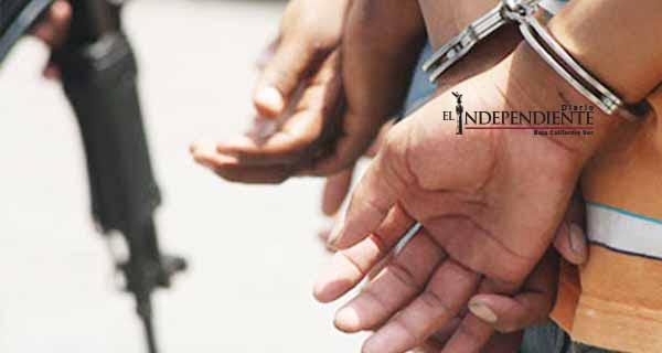 Captura la Policía Estatal a dos sujetos que eran buscados por las autoridades estatales