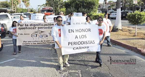 Marchan periodistas de Los Cabos para dignificar su oficio