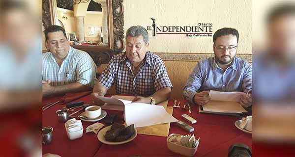 Rechazan ex trabajadores de SEP buscar destruir la economía del gobierno