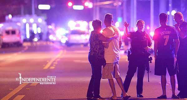 Ataque armado en club gay en Orlando deja al menos 50 muertos, el peor en la historia de EU