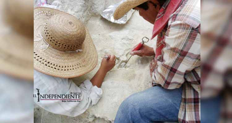 Encuentran piezas de oro vikingo en Dinamarca