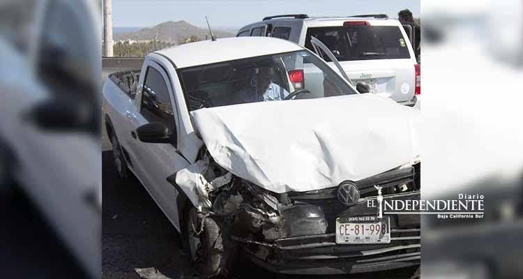 Por dar vuelta en “U” sin precaución, provocó aparatoso accidente