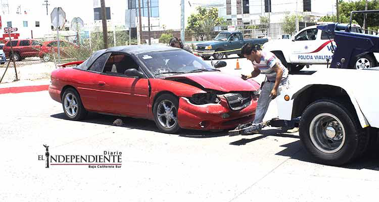 Se registra aparatosa volcadura en Sinaloa y Félix Ortega