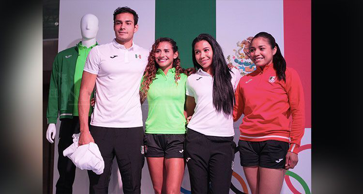 Presentan uniformes que usará la delegación mexicana en Río 2016