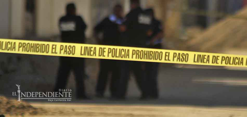 Balean auto durante persecución en SJC