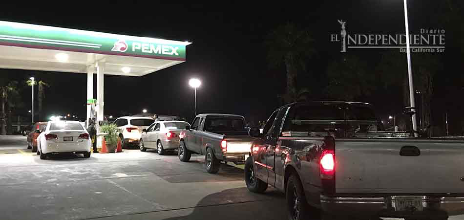 Continúan compras de pánico de combustible