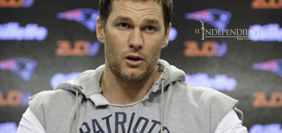 Brady impone récord de 28 anotaciones en temporada 2016