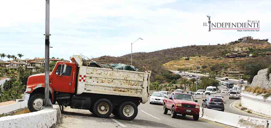 Cartelera de lujo en Rancho Probaja