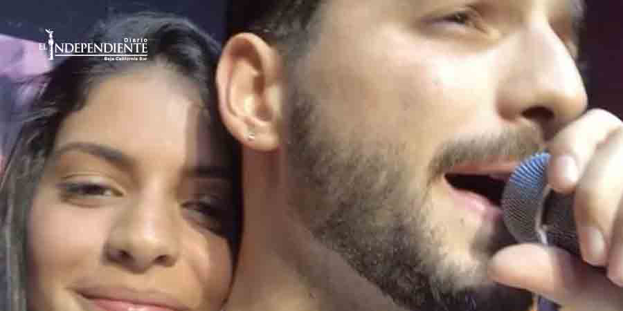 Maluma besa en la boca a una fan en show de Miami