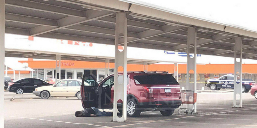 Ejecutan a un individuo dentro de Chedraui Santa Fe