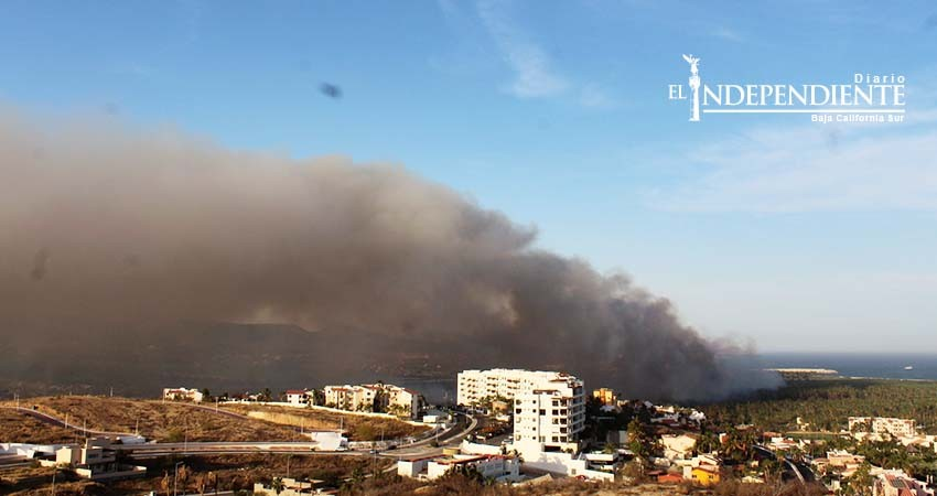 Enorme incendio sacude al Estero Josefino