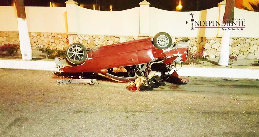 Domingo trágico; volcadura deja 3 muertos y 2 heridos 