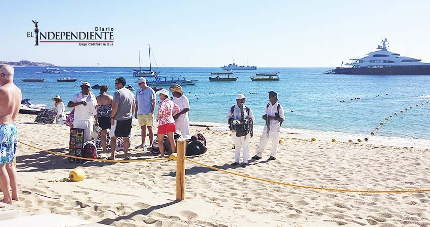 Vendedores ambulantes distribuyen “cosas raras” en las playas: Alcalde 