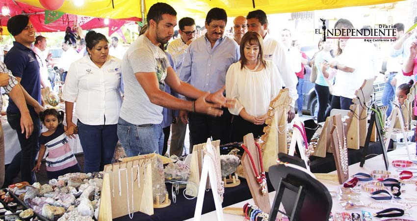 A la venta productos regionales en las fiestas de Fundación de La Paz