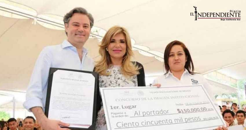 Reconoce Nuño a gobernadora y magisterio sonorense