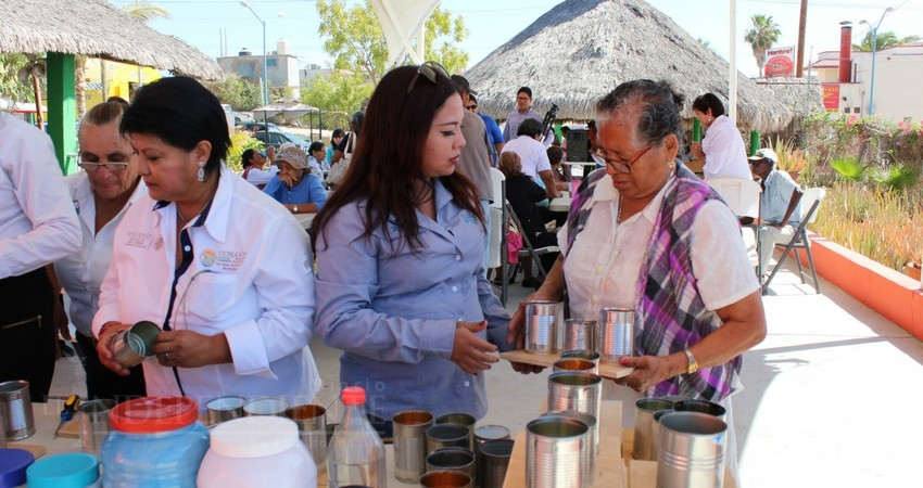 Concientizan a personas de la tercera edad sobre importancia del reciclaje 