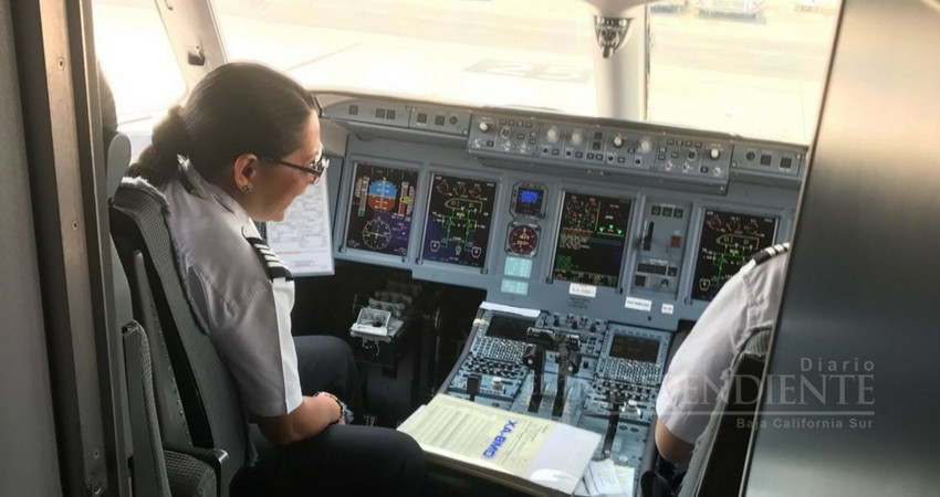 Clientes molestos denuncian  retraso en vuelo de Interjet a La Paz 