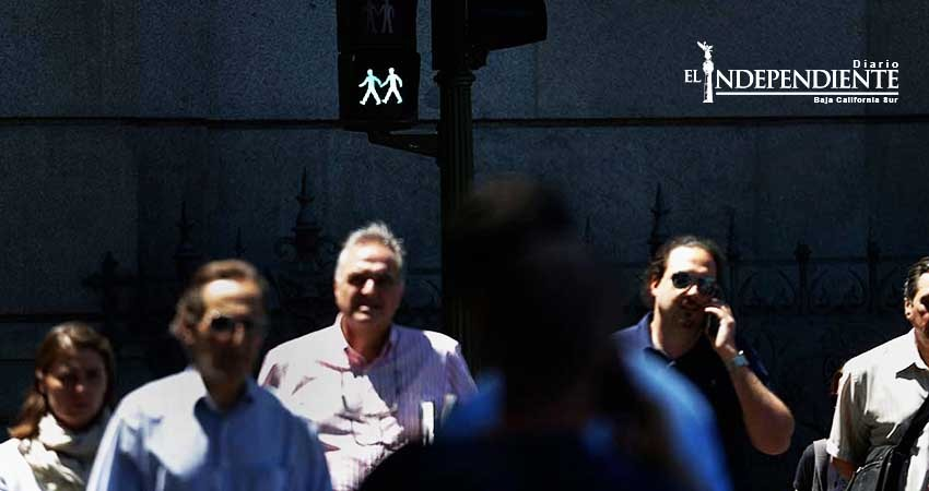 Semáforos 'gay' en Madrid reivindican la diversidad de género