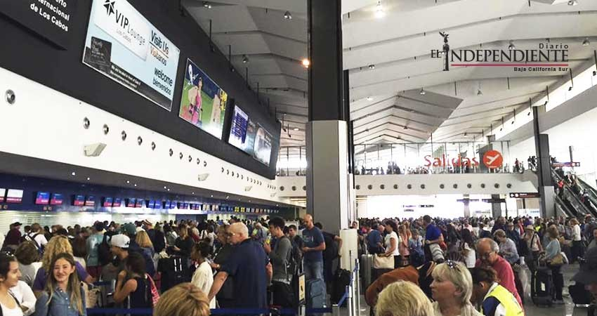 Celebra gobernador cobro de aprovechamiento turista vía aerolíneas 