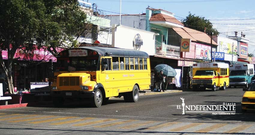 Corren riesgo transportistas de perder concesiones por parar servicio