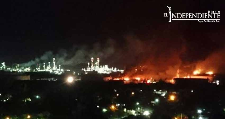 Se intensifica incendio en refinería de Salina Cruz, Oaxaca