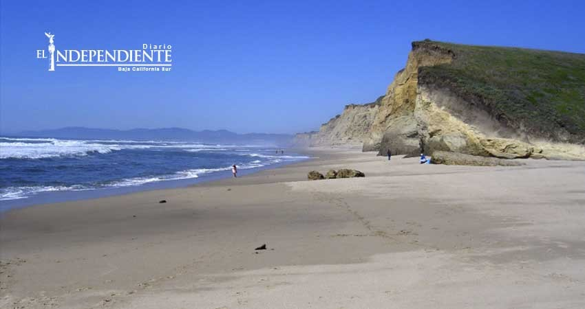 Fallece funcionario tras caer al agua mientras pescaba 