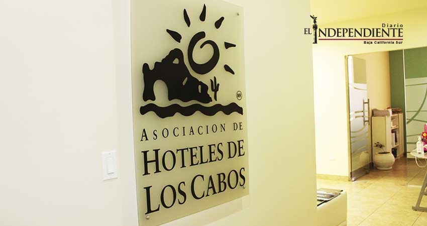 Continúa AHLC trabajando con el gobierno sobre funcionamiento de cobro de impuesto a turistas 