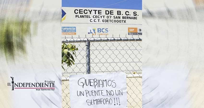 Termina un ciclo escolar y por falta de un puente la vida de alumnos del Cecyte 07 sigue en riesgo 