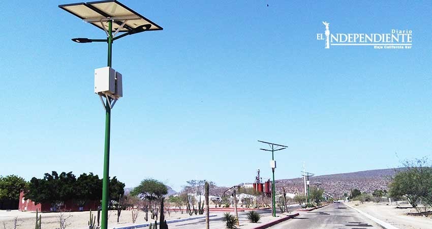 Implementa UABCS sistema de alumbrado solar