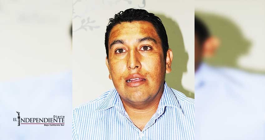 Ediles utilizan vehículos oficiales para uso personal, acusa regidor Savin Ruiz