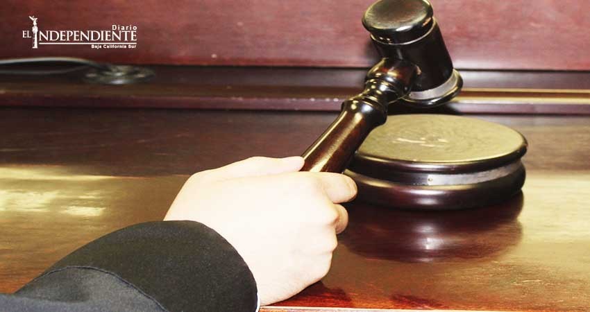 Vincula juez a imputado por violación agravada