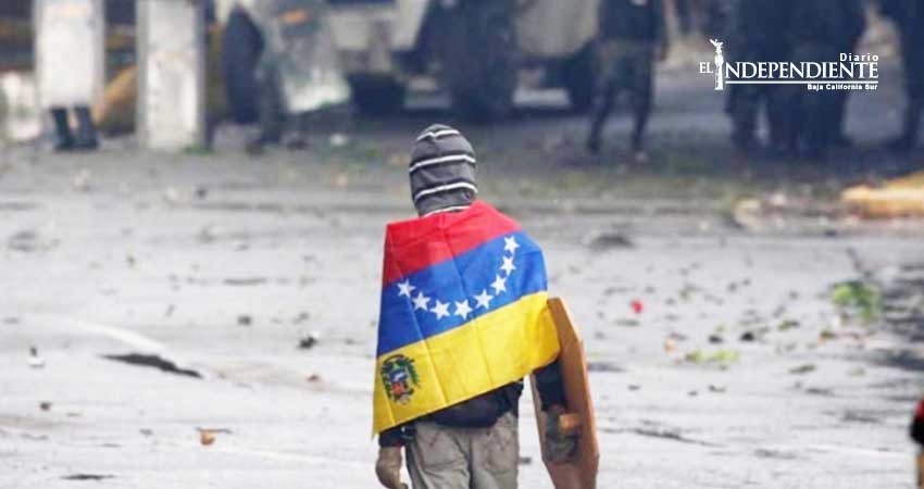 Tras 25 años, Venezuela late expectante a un golpe de Estado