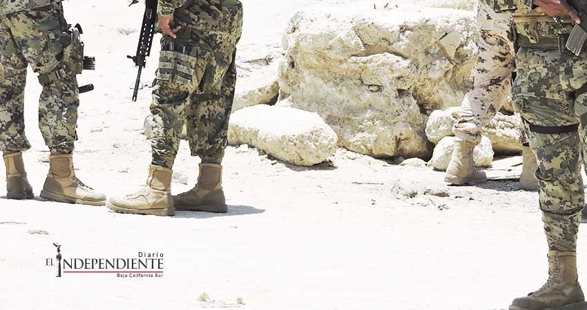 Quitan armas y celulares a policías de Los Cabos