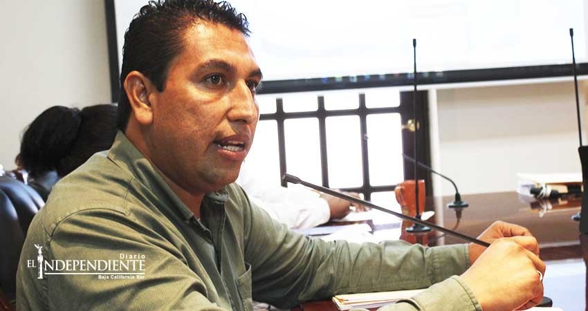 Presenta Samir Savin iniciativa para que personas con discapacidad tengan descuento en el predial