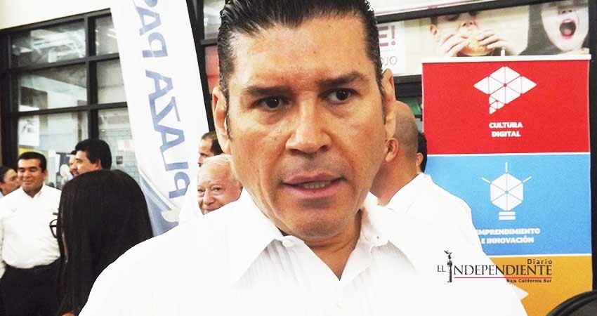 Prohíben a policías municipales portar celulares durante operativos