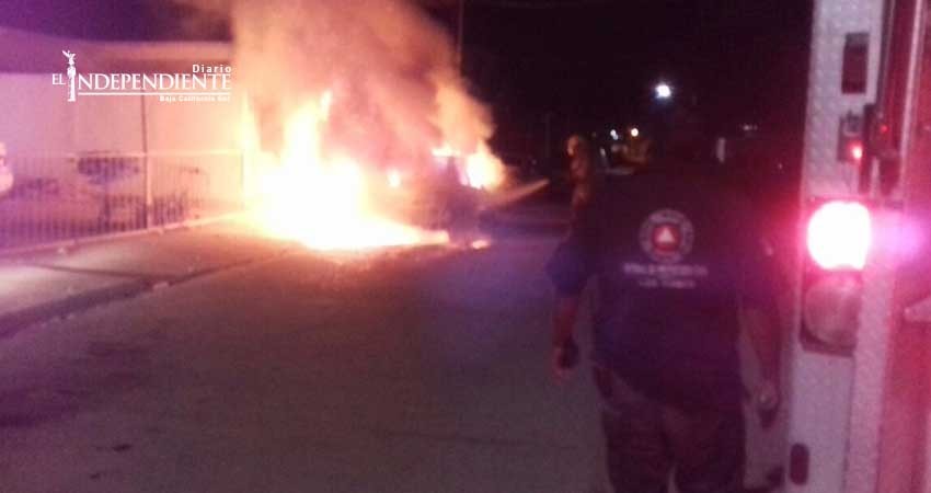 ¡Madrugada en llamas! cinco incendios de vehículo casi simultáneos en SJC