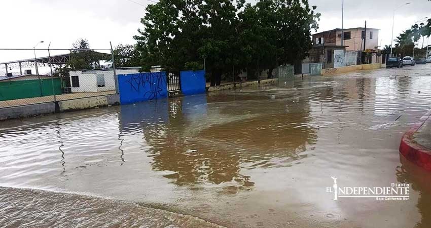 Lluvia provoca caos vial y crecida de arroyos en SJC