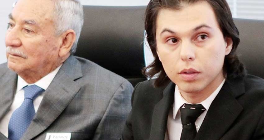 Hijo de Juan Gabriel impugna testamento