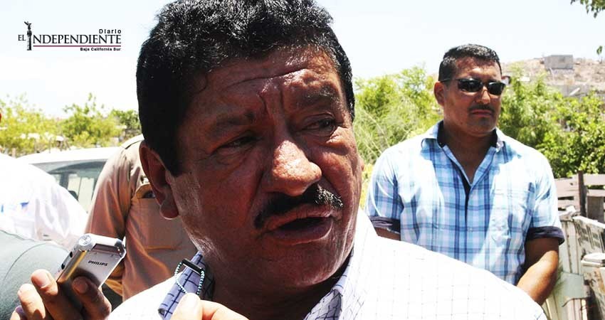 Podíamos resolver panteón con media hectárea: Armando Martínez