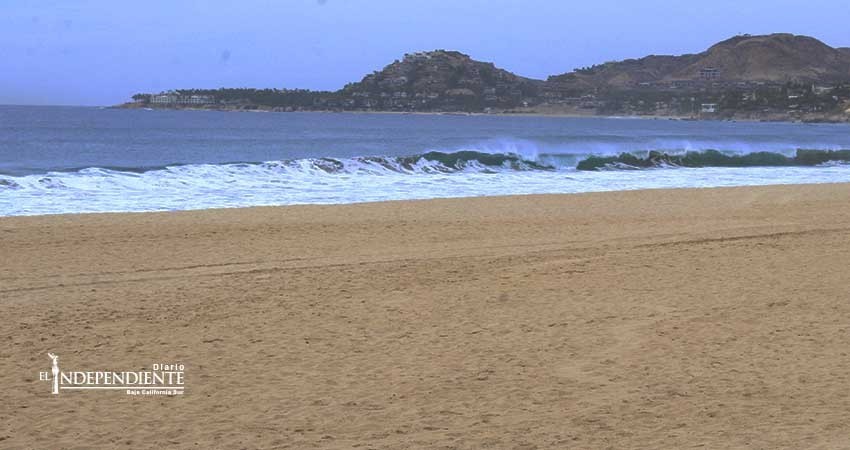 Todas las playas de Los Cabos restringidas a bañistas