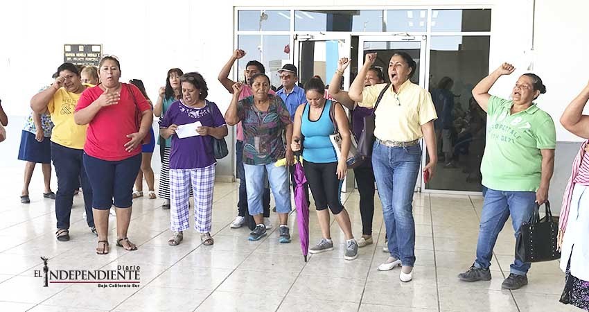 Estalla manifestación de Antorcha Campesina en el Ayuntamiento