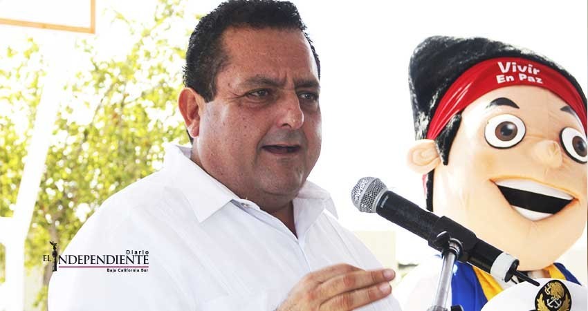 Reprueba gobernador “ataques anónimos” contra medios críticos de Baja California Sur (BCS)