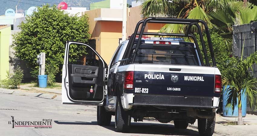 Comando armado abre fuego contra vehículo de comandante de la Policía Estatal