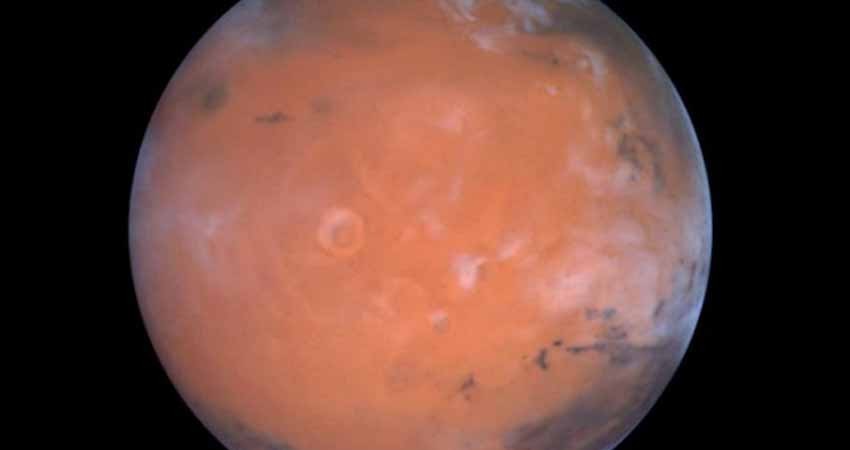 La inexplicable evidencia de agua bajo el ecuador de Marte