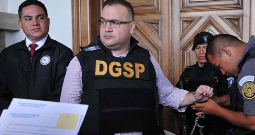 Pesan 21 denuncias más contra Javier Duarte