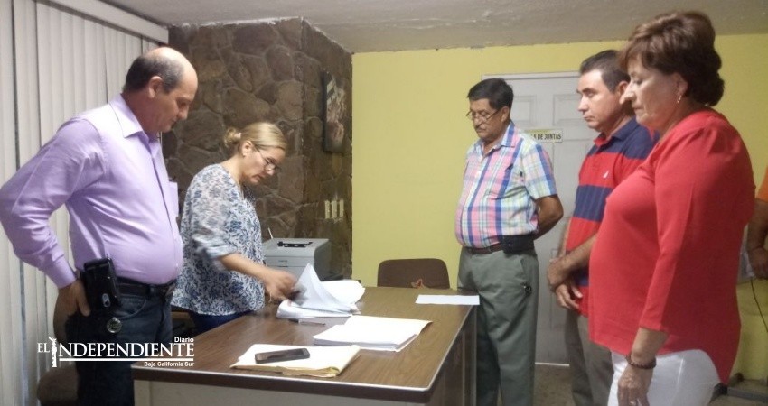 Se va Rosa Delia Cota y con ella 110 simpatizantes del PRD