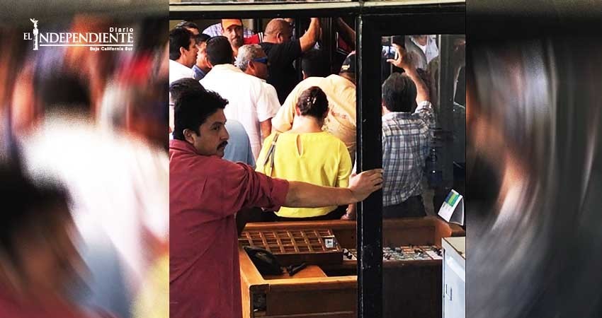 Provocan disturbio para ser recibidos en reunión del Congreso de BCS