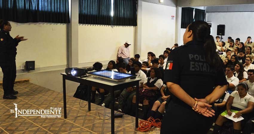 Brinda SSPE orientación sobre ciberbullying a estudiantes de preparatoria