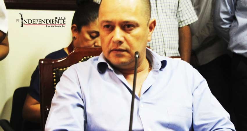 Regidor Gómez Montoya acusa de incumplir el reglamento a la regidora Díaz Guzmán