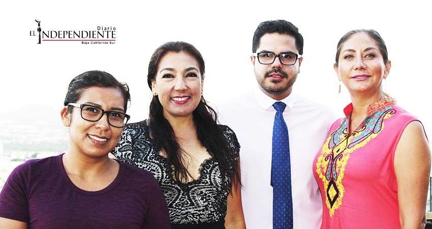 La vida en rosa evento altruista de mujeres para mujeres